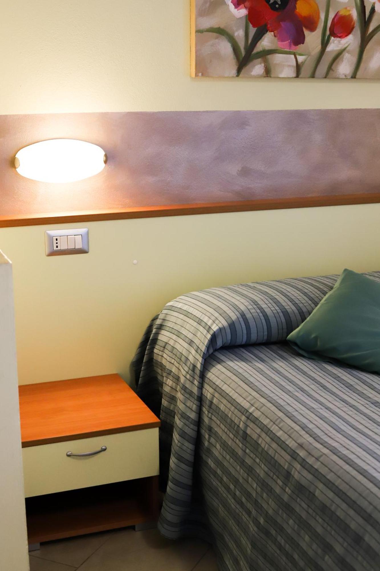 San Rocco Relais Aparthotel Soiano Del Lago Bagian luar foto