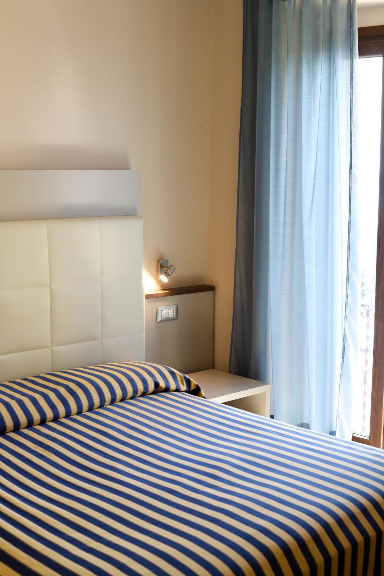 San Rocco Relais Aparthotel Soiano Del Lago Bagian luar foto