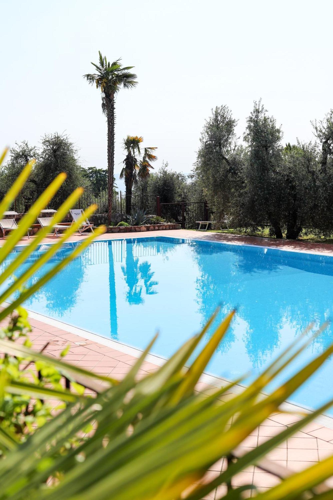 San Rocco Relais Aparthotel Soiano Del Lago Bagian luar foto